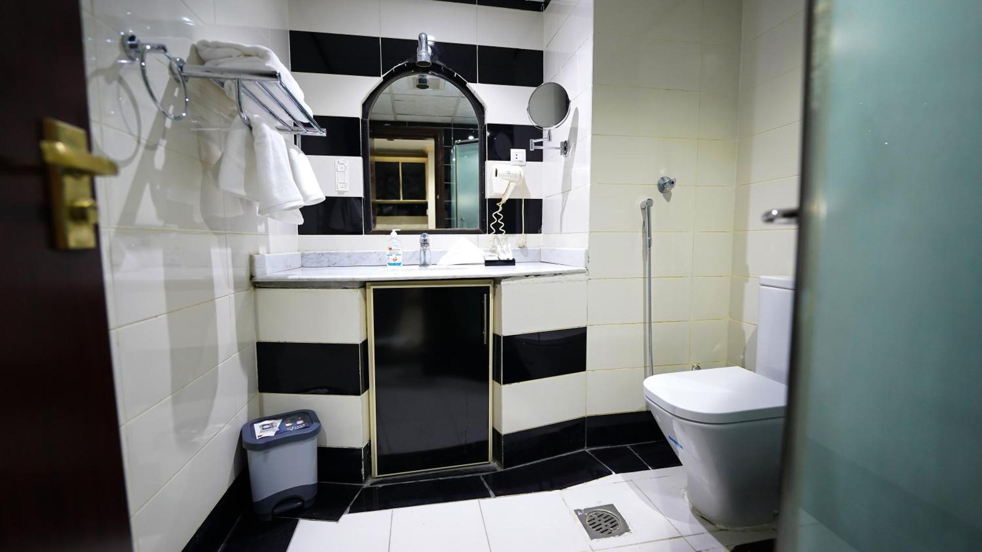 Al Kiram Hotel Al Azizia La Mecque Extérieur photo
